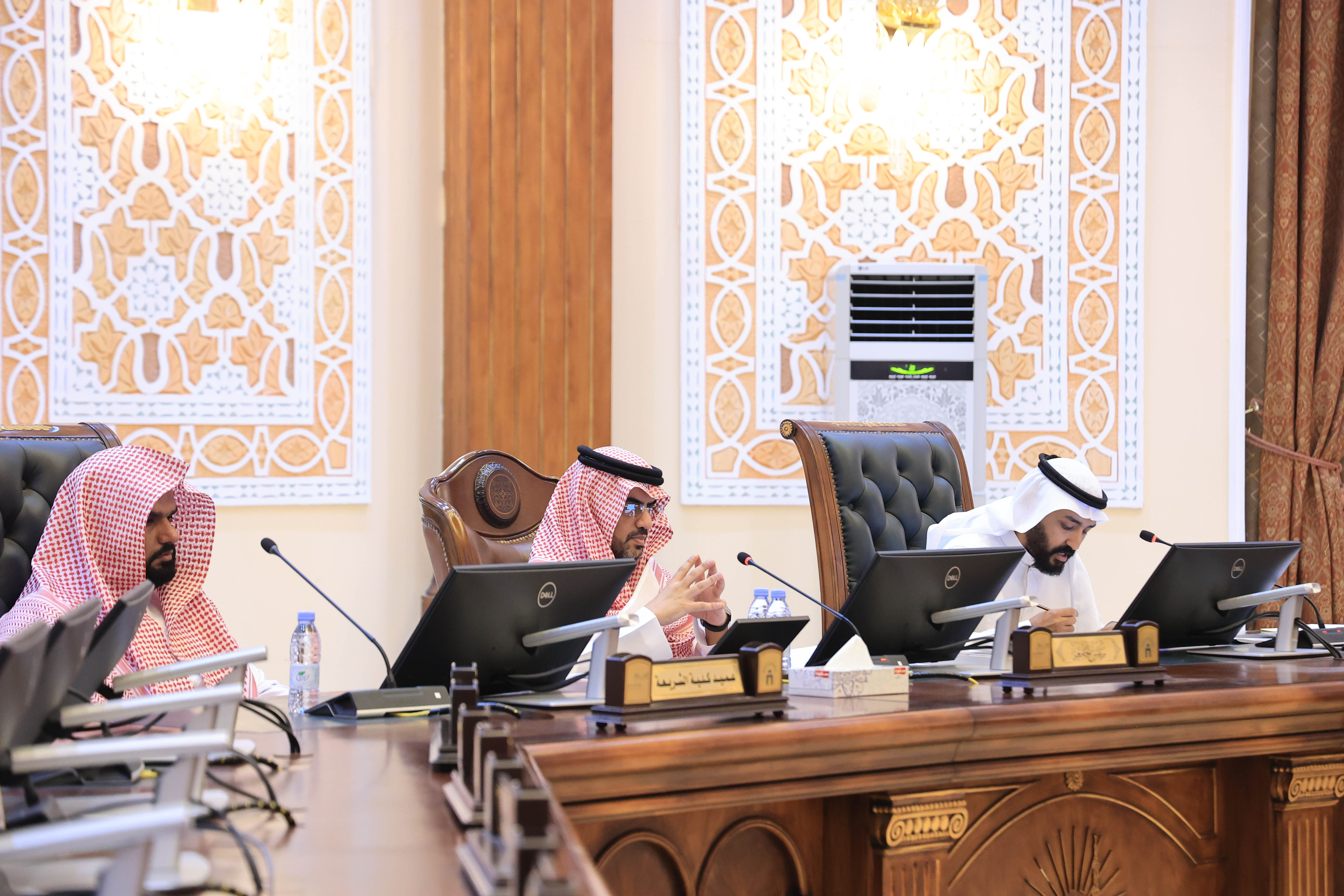 رئيس الجامعة الإسلامية⁩، يترأس مجلس الجامعة في جلسته الحادية عشرة.